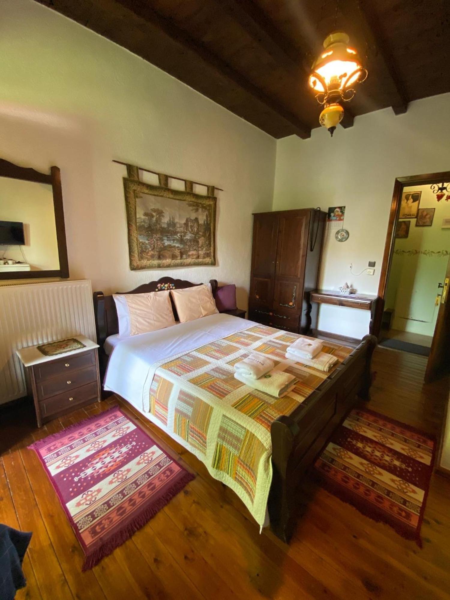 Hotel Petrino Palaios Panteleimonas Esterno foto